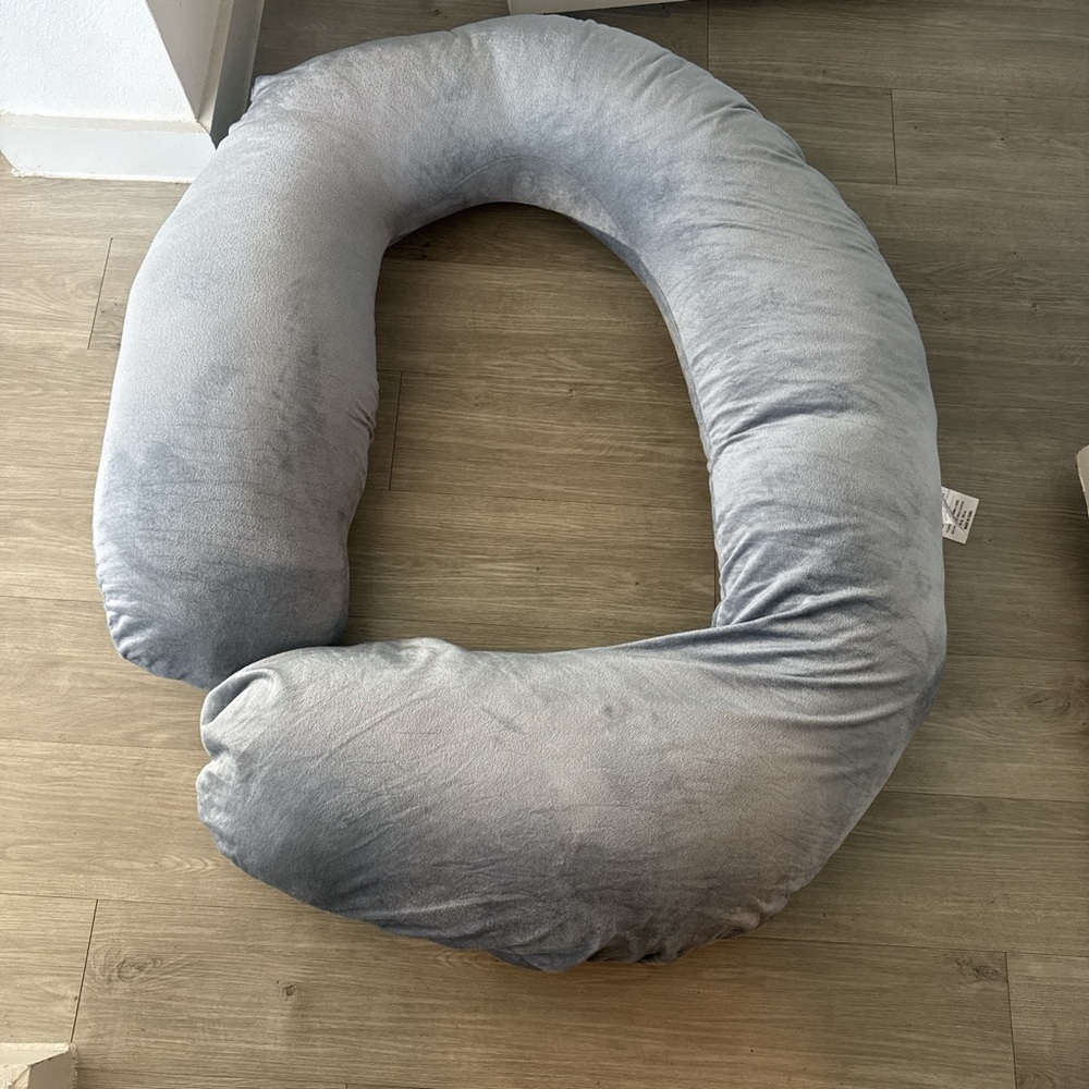 Amazon Silver pregnancy Body Pillow